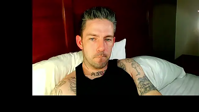Snapshot of SkylarrGrey chatting on April 2026 05:42:01 AM SkylarrGrey online show from April 2026 05:42:01 AM