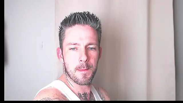 Snapshot of SkylarrGrey chatting on April 2026 10:33:01 AM SkylarrGrey online show from April 2026 10:33:01 AM