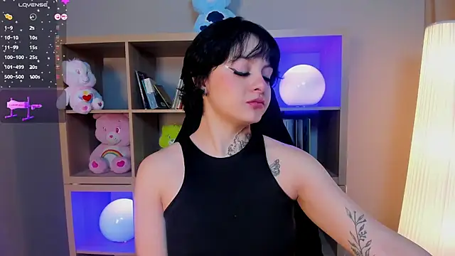 Snapshot of _EmilyRouge_ chatting on July 2026 03:57:01 AM EmilyRouge online show from July 2026 03:57:01 AM