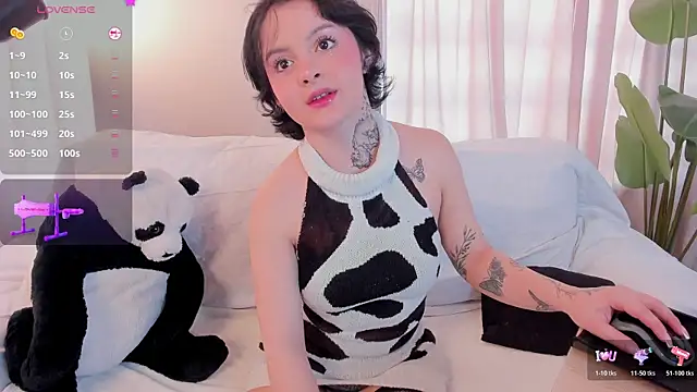 Snapshot of _EmilyRouge_ chatting on July 2026 08:59:01 PM EmilyRouge online show from July 2026 08:59:01 PM