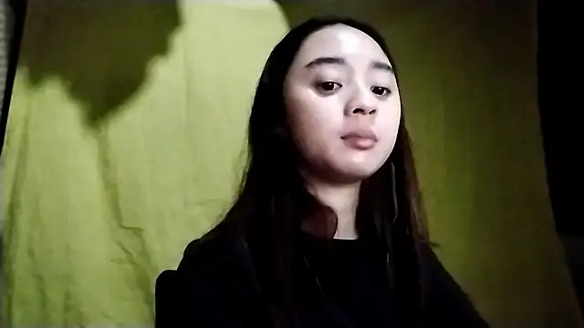 LenoraLacassagne online show from April 2026 06:10:01 PM