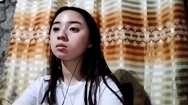 LenoraLacassagne online show from April 2026 03:27:02 PM