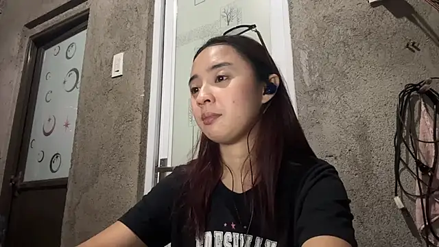 LenoraLacassagne online show from April 2026 03:24:01 PM