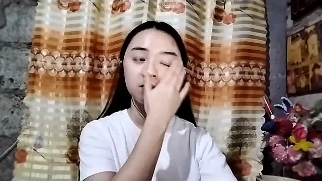 LenoraLacassagne online show from April 2026 08:20:02 PM