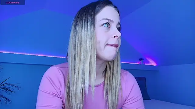 BluEyesKate online show from March 2026 05:07:01 AM