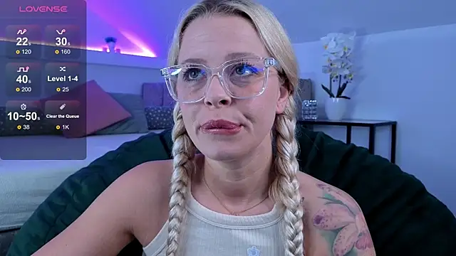 BluEyesKate online show from July 2026 01:02:02 AM