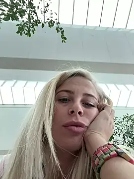 BluEyesKate online show from May 2026 02:37:02 PM