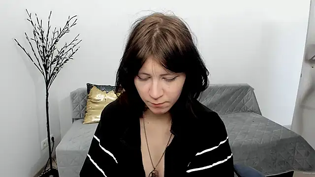 Frau Emma online show from April 2026 01:15:01 PM