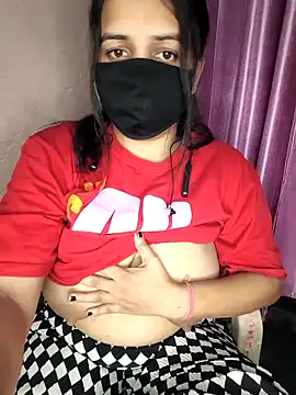 REENA-STRIP online show from May 2026 07:19:01 PM