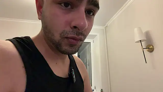 Snapshot of Daniel_ice chatting on April 2026 07:58:02 PM Daniel ice online show from April 2026 07:58:02 PM