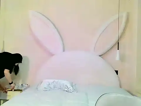 A-Rowan online show from April 2026 09:39:33 PM