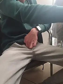 Skinboy06 online show from April 2026 10:22:01 AM