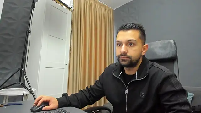 Snapshot of BryceReign chatting on April 2026 10:11:02 AM BryceReign online show from April 2026 10:11:02 AM