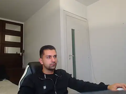 Snapshot of BryceReign chatting on April 2026 04:41:01 AM BryceReign online show from April 2026 04:41:01 AM