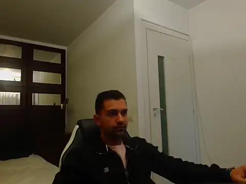 Snapshot of BryceReign chatting on April 2026 04:19:01 AM BryceReign online show from April 2026 04:19:01 AM