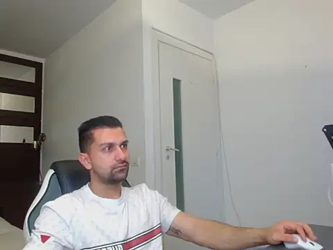 Snapshot of BryceReign chatting on April 2026 04:25:01 AM BryceReign online show from April 2026 04:25:01 AM