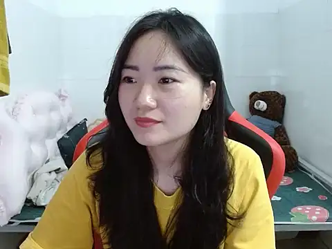 Snapshot of Olivia_cute68 chatting on April 2026 03:24:02 AM Olivia cute68 online show from April 2026 03:24:02 AM