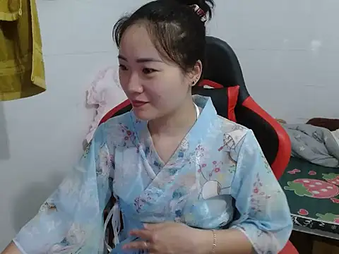 Snapshot of Olivia_cute68 chatting on April 2026 04:32:01 PM Olivia cute68 online show from April 2026 04:32:01 PM