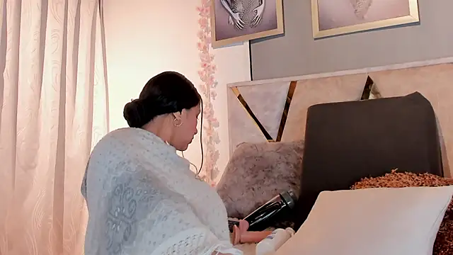 Mrs Daniels online show from April 2026 12:34:01 AM