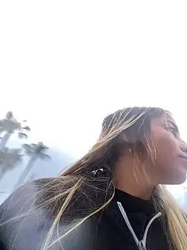 Sexyandtiny online show from March 2026 05:57:02 PM