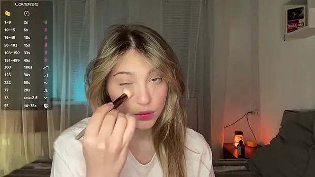 1Kellynaive online show from April 2026 05:16:02 PM