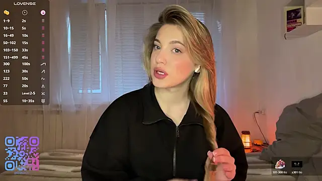 1Kellynaive online show from April 2026 04:02:01 PM