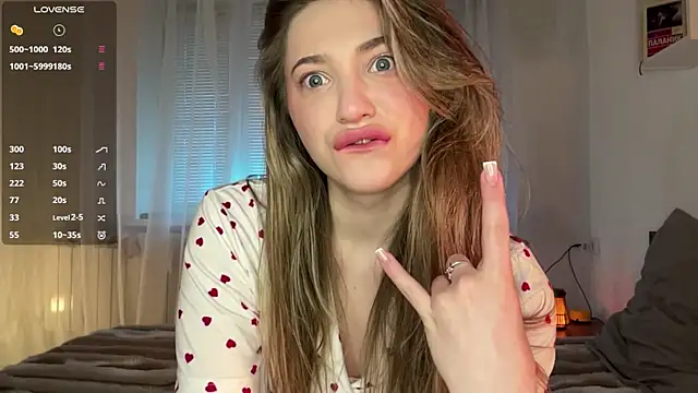 1Kellynaive online show from April 2026 04:00:01 PM