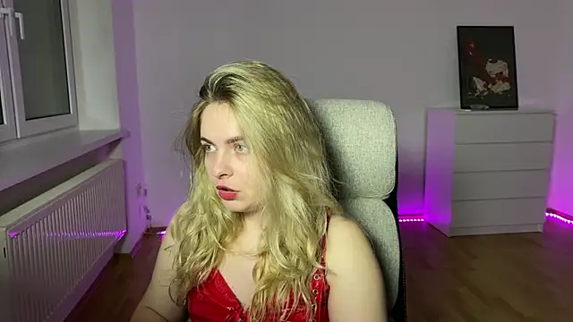 EvaKraz online show from April 2026 08:13:01 PM