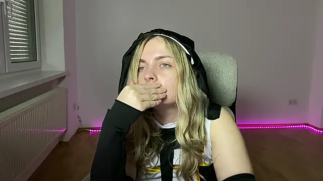 EvaKraz online show from April 2026 09:43:02 AM