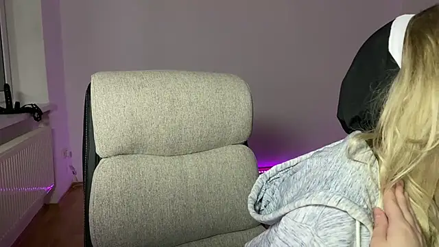 EvaKraz online show from April 2026 06:31:02 AM