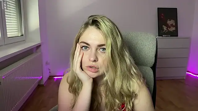 EvaKraz online show from April 2026 10:42:02 AM