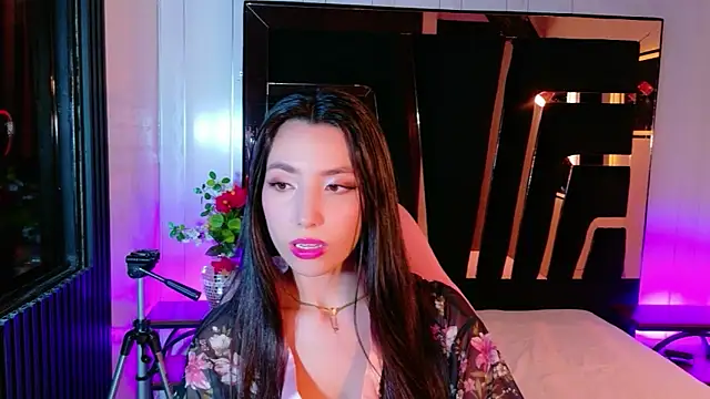 MiaLovelyn online show from April 2026 08:57:02 PM