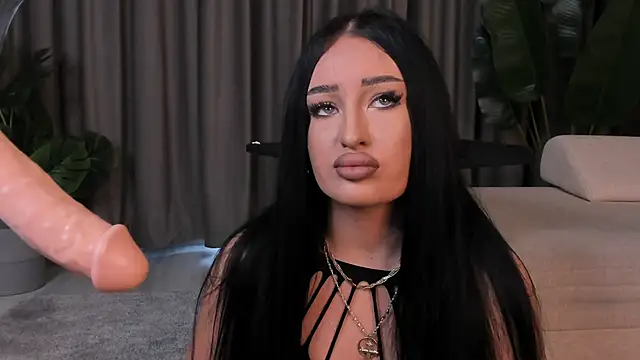 Snapshot of EmeraldKat chatting on March 2026 02:40:02 PM EmeraldKat online show from March 2026 02:40:02 PM