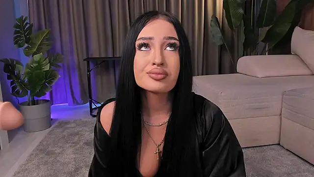 Snapshot of EmeraldKat chatting on April 2026 02:43:02 PM EmeraldKat online show from April 2026 02:43:02 PM