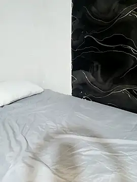 LaReina199991 online show from March 2026 05:48:01 PM