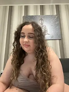 CurlyMaddie online show from April 2026 05:58:01 PM