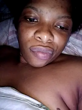 Snapshot of Smalltitiesxxx chatting on April 2026 02:48:01 AM Smalltitiesxxx online show from April 2026 02:48:01 AM