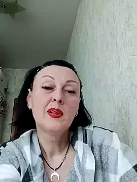 HelgaDennis online show from April 2026 04:00:01 PM