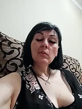 HelgaDennis online show from May 2026 06:18:01 PM