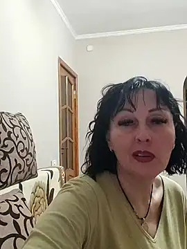 HelgaDennis online show from April 2026 07:01:01 PM