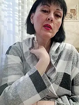 HelgaDennis online show from April 2026 04:24:01 PM