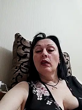 HelgaDennis online show from May 2026 07:20:02 PM