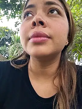 Yelii  online show from May 2026 07:03:01 PM