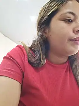 Yelii  online show from May 2026 06:28:01 PM