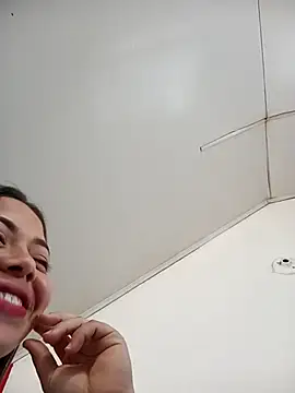 Yelii  online show from April 2026 07:09:02 PM