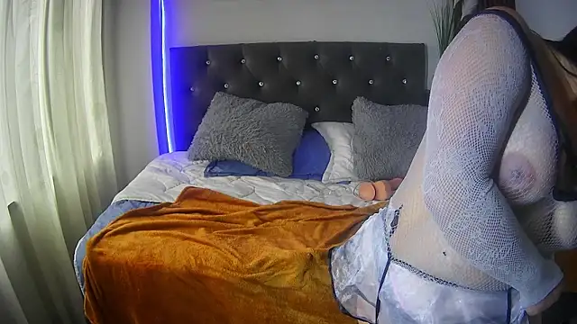 daalyla  online show from April 2026 07:53:01 PM