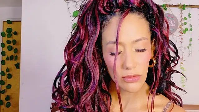 Ajua  Uva online show from April 2026 11:45:02 PM