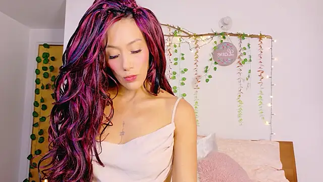 Ajua  Uva online show from April 2026 12:17:01 AM