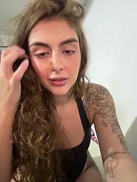 Snapshot of miiabellovic chatting on April 2026 05:17:02 PM miiabellovic online show from April 2026 05:17:02 PM