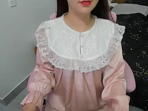 Snapshot of Chi_xinh19 chatting on May 2026 10:40:02 AM Chi xinh19 online show from May 2026 10:40:02 AM